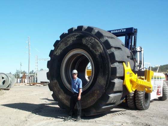 DCP_1225,Callide tyre handler3
